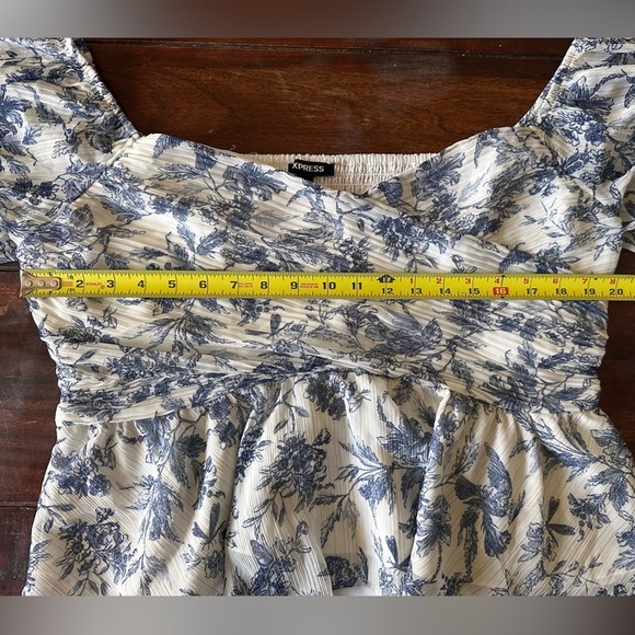 Express Blue & White Cropped Floral Peplum Blouse – XL - Picture 3 of 5